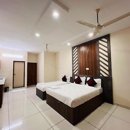 Gypsy Hotel Cusat Kochi Kültér fotó
