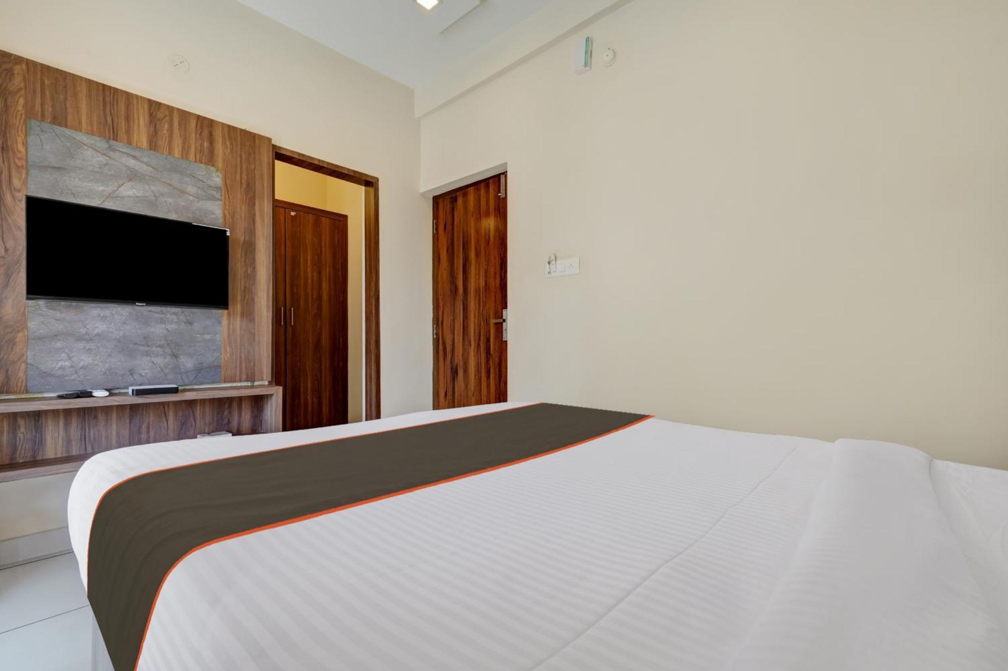 Gypsy Hotel Cusat Kochi Kültér fotó