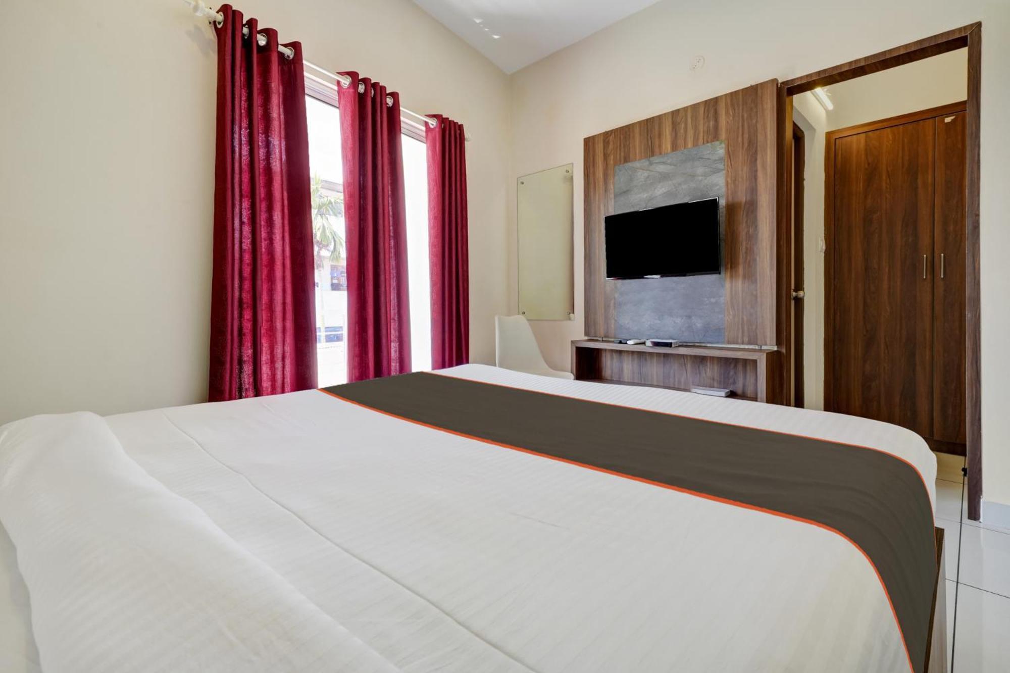 Gypsy Hotel Cusat Kochi Kültér fotó
