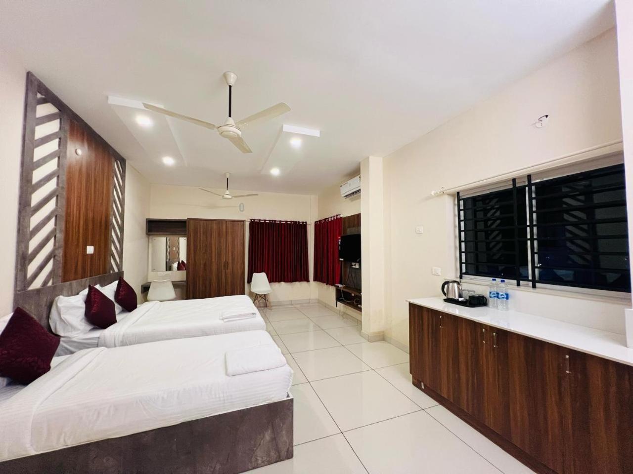 Gypsy Hotel Cusat Kochi Kültér fotó