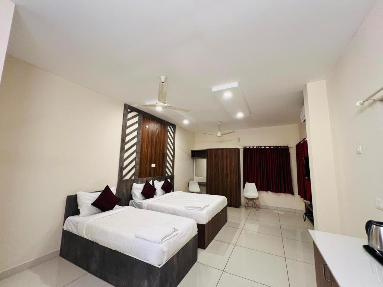Gypsy Hotel Cusat Kochi Kültér fotó