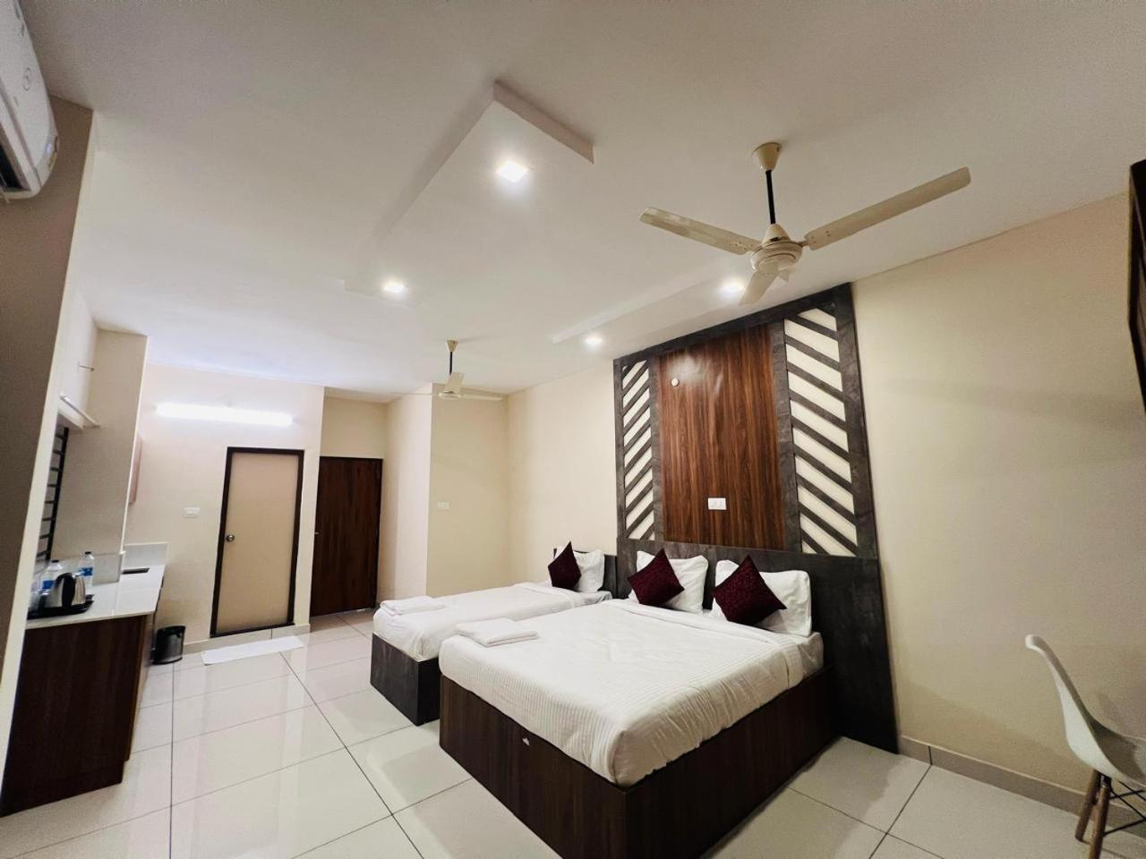 Gypsy Hotel Cusat Kochi Kültér fotó
